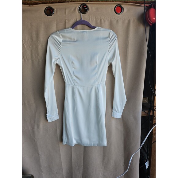 Fashion Nova silky white satin mini dress plunge neckline long sleeve size XS - Picture 3 of 7